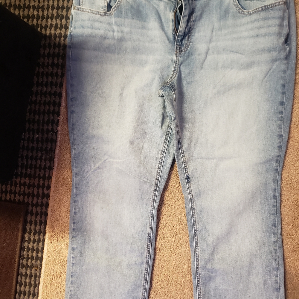 Classic Light Blue Skinny Women's Jeans